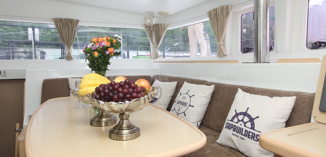  法國(guó)藍(lán)高 Lagoon400