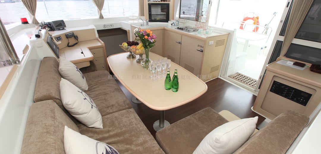  法國(guó)藍(lán)高 Lagoon400