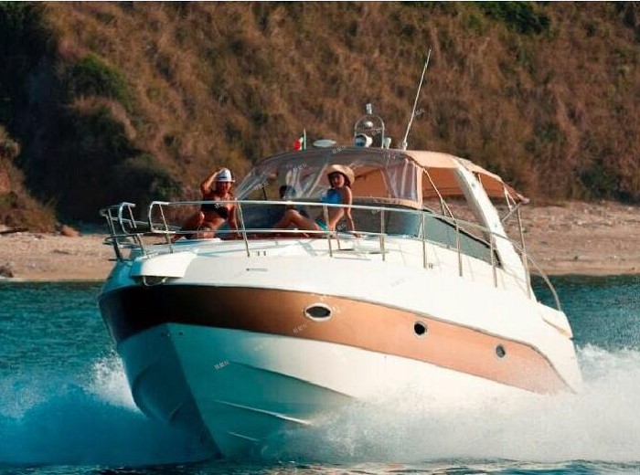  34英尺運(yùn)動(dòng)游艇