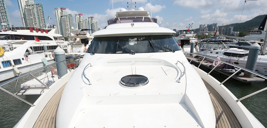 68英尺豪華游艇