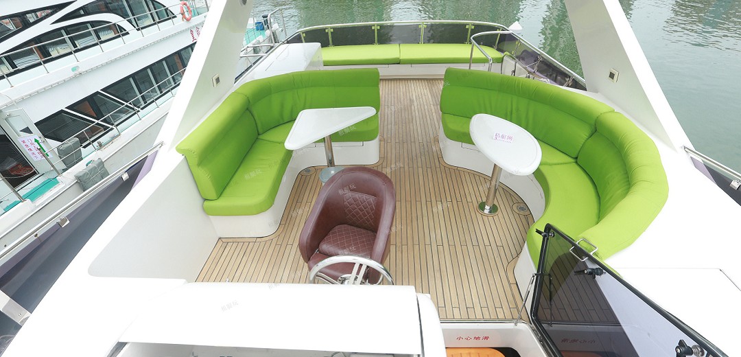 72英尺三層游艇