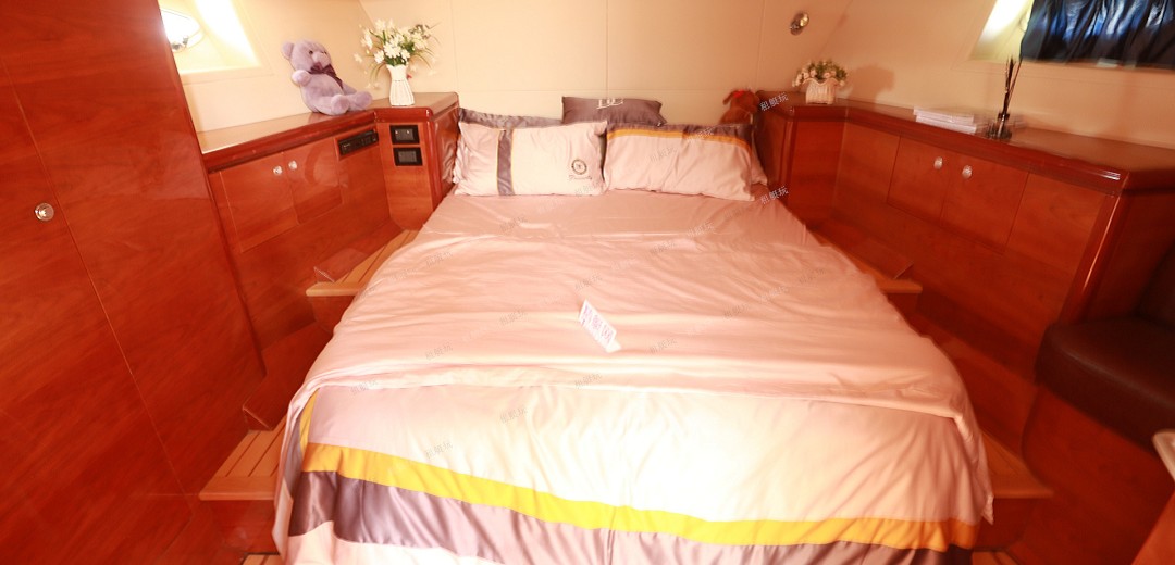 72英尺三層游艇